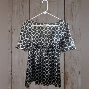 Size Medium. Cute silky blouse b&w